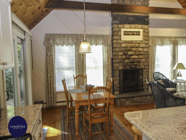 Cape Cod Home 994744
