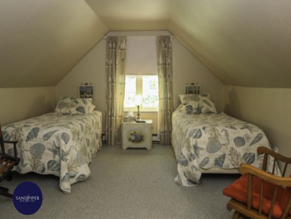 Cape Cod Home 994744