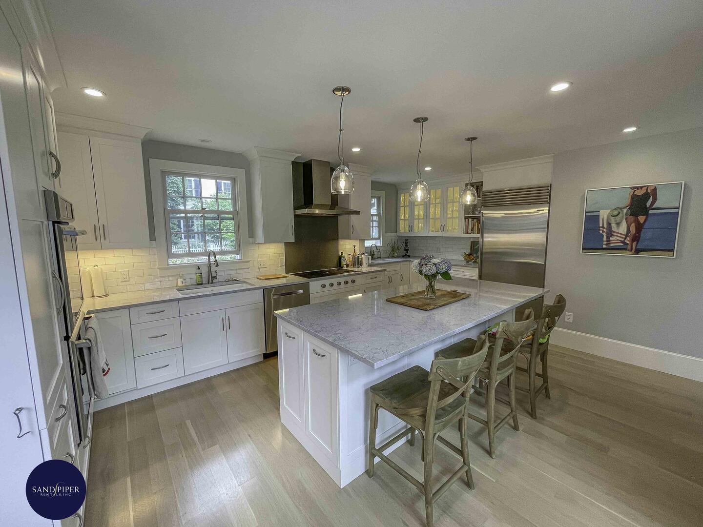 Cape Cod Home 994745