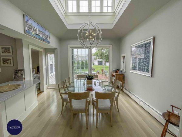 Cape Cod Home 994745