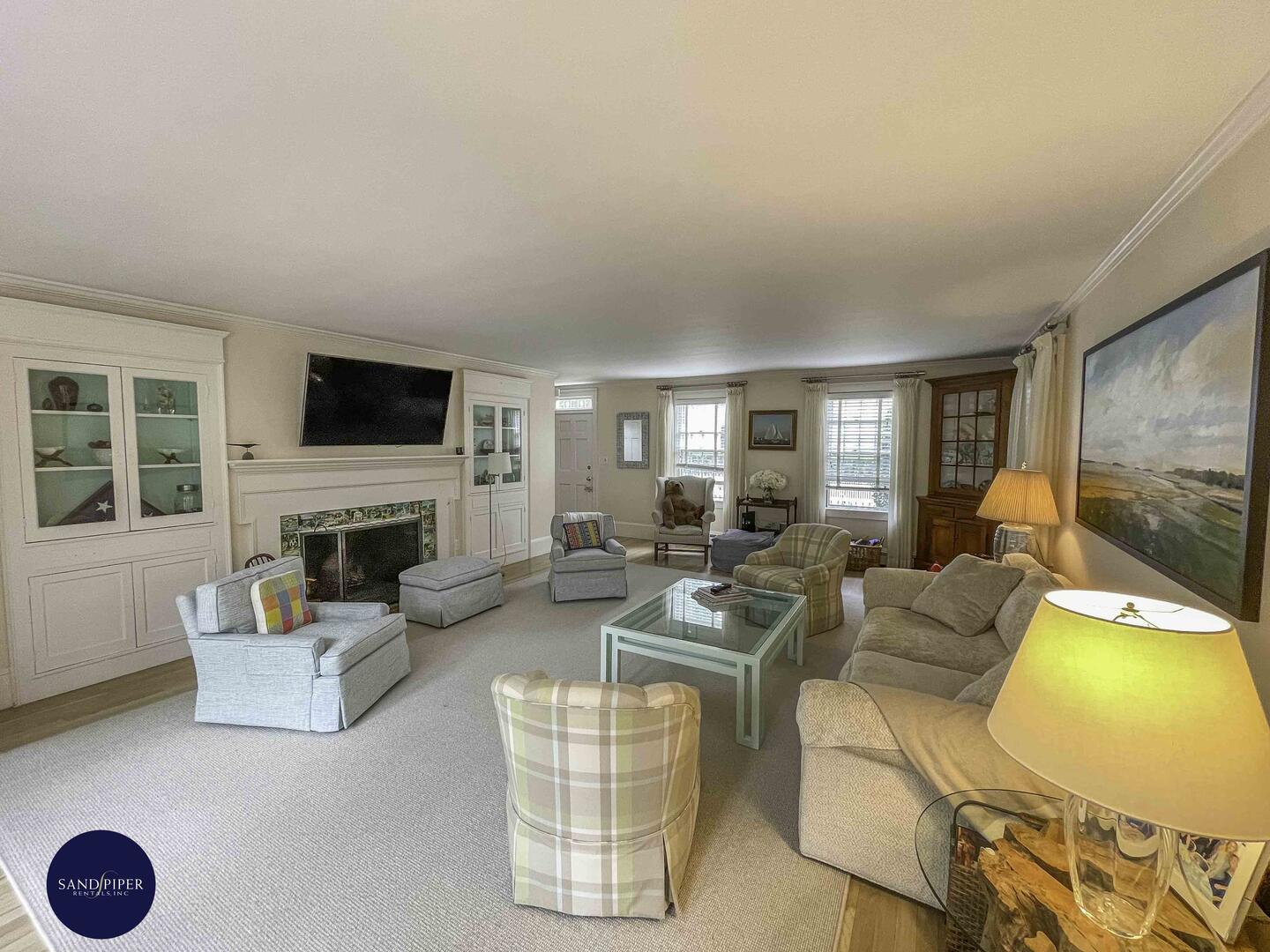 Cape Cod Home 994745