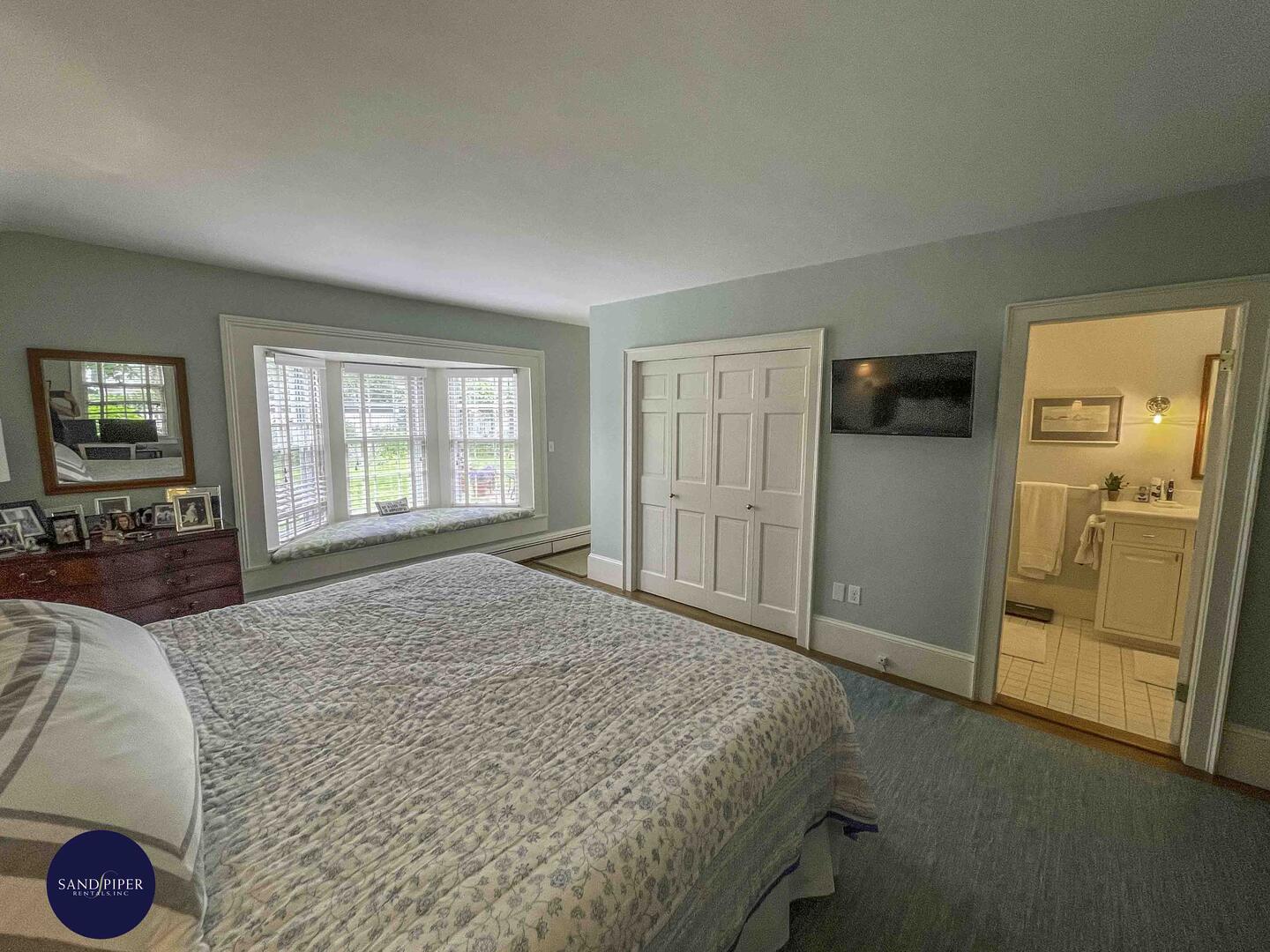 Cape Cod Home 994745