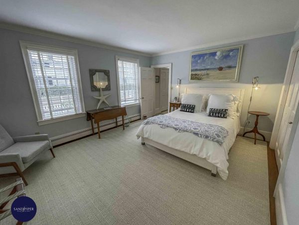 Cape Cod Home 994745
