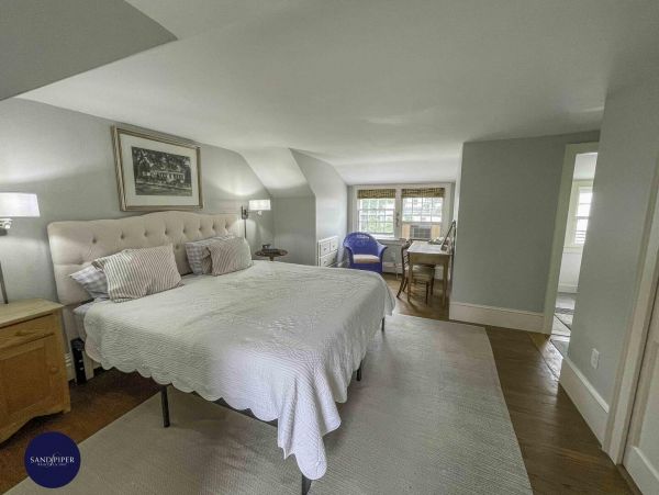 Cape Cod Home 994745