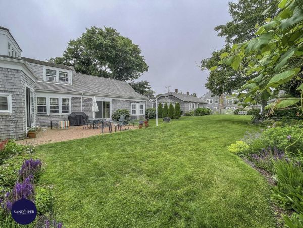 Cape Cod Home 994745