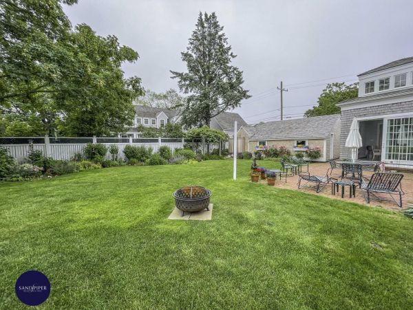 Cape Cod Home 994745