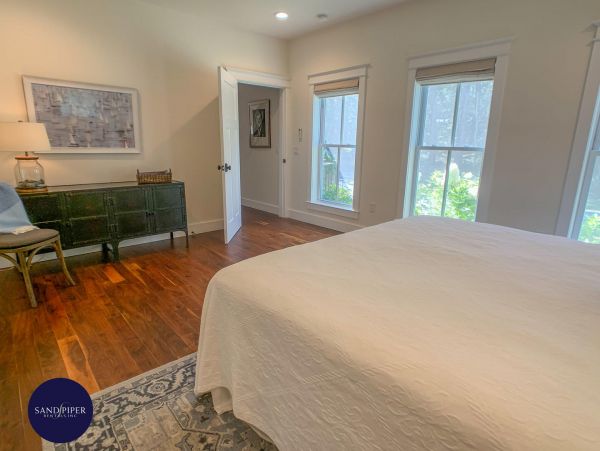 Cape Cod Home 994746