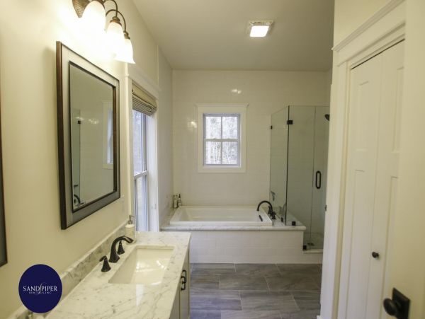 Cape Cod Home 994746