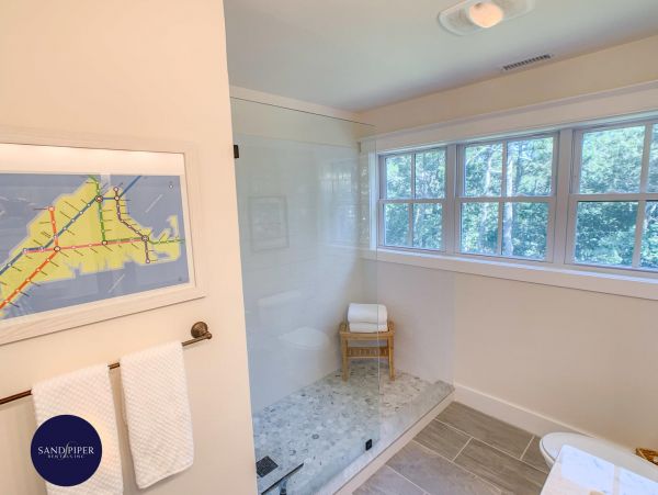 Cape Cod Home 994746