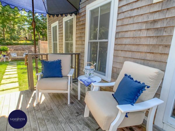 Cape Cod Home 994746