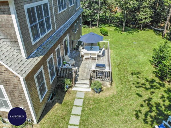 Cape Cod Home 994746