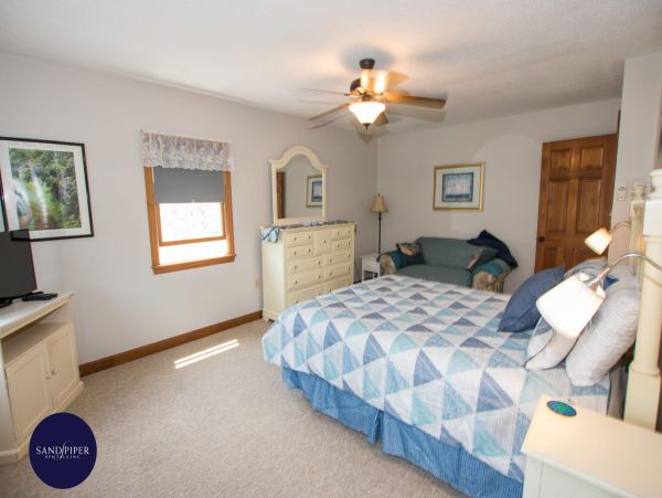 Cape Cod Home 994747