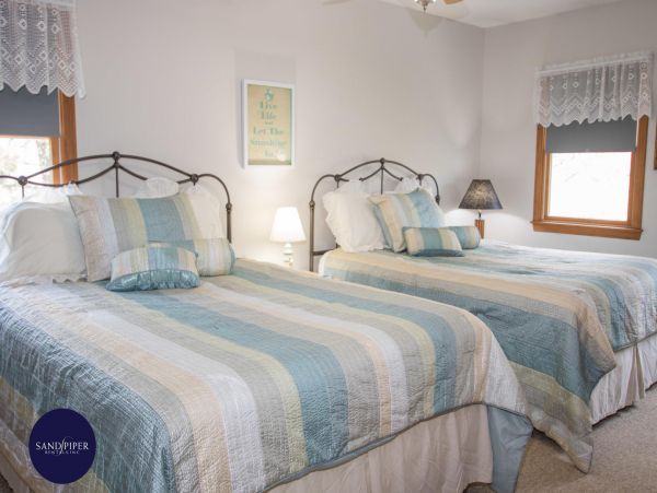Cape Cod Home 994747