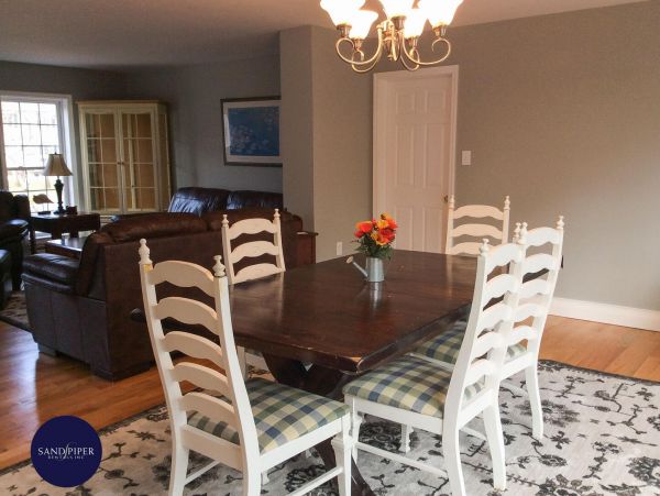 Cape Cod Home 994748