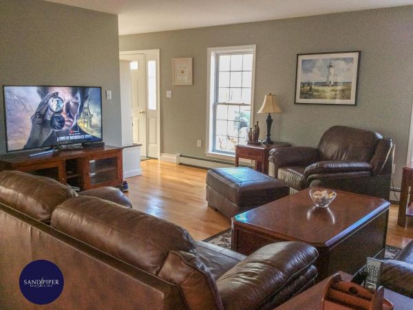 Cape Cod Home 994748