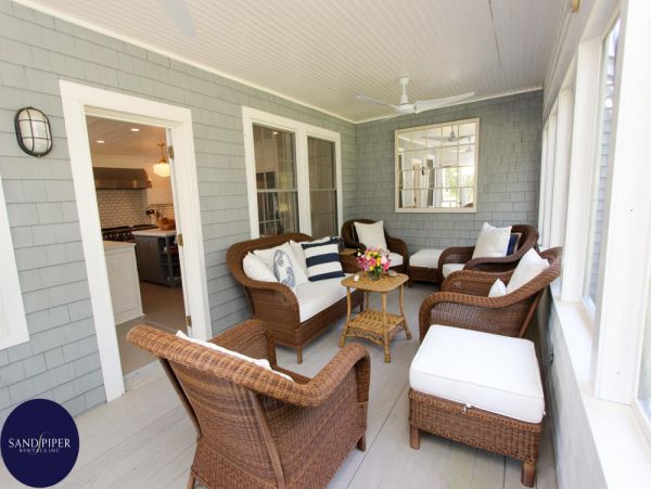 Cape Cod Home 994749