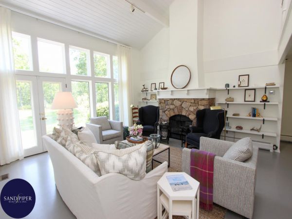 Cape Cod Home 994749