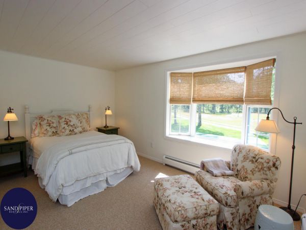 Cape Cod Home 994749
