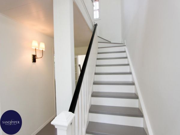 Cape Cod Home 994749