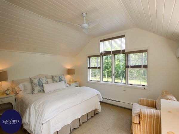 Cape Cod Home 994749