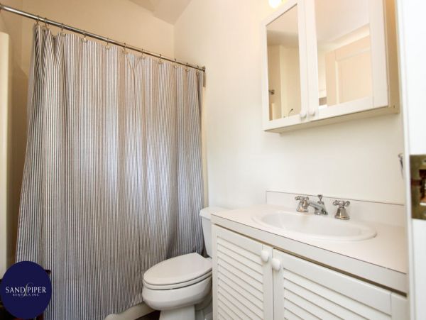Cape Cod Home 994749