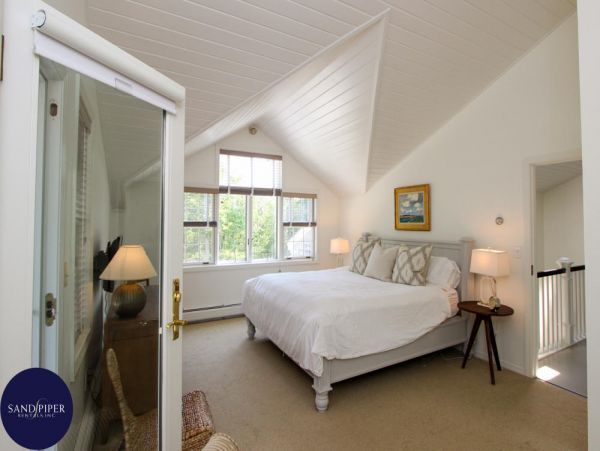 Cape Cod Home 994749