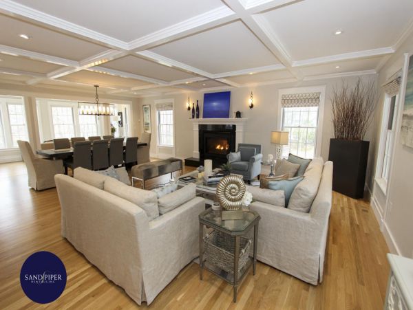 Cape Cod Home 994751