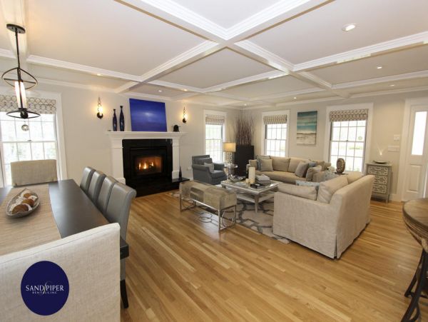 Cape Cod Home 994751