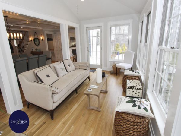 Cape Cod Home 994751