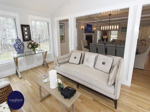 Cape Cod Home 994751