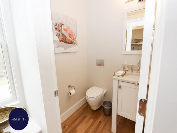Cape Cod Home 994751