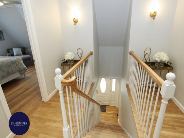 Cape Cod Home 994751