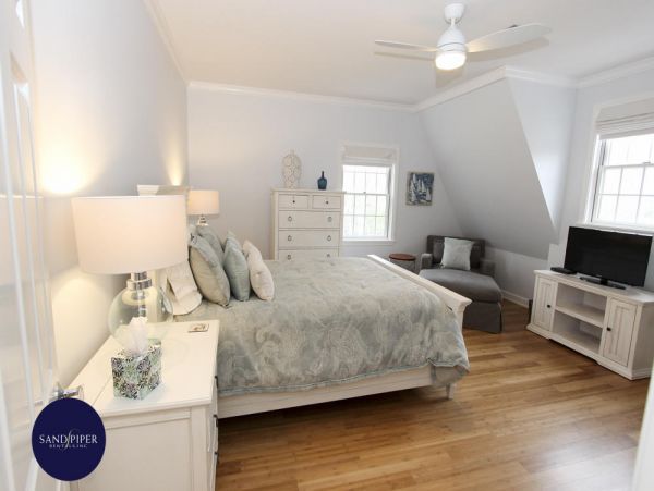 Cape Cod Home 994751