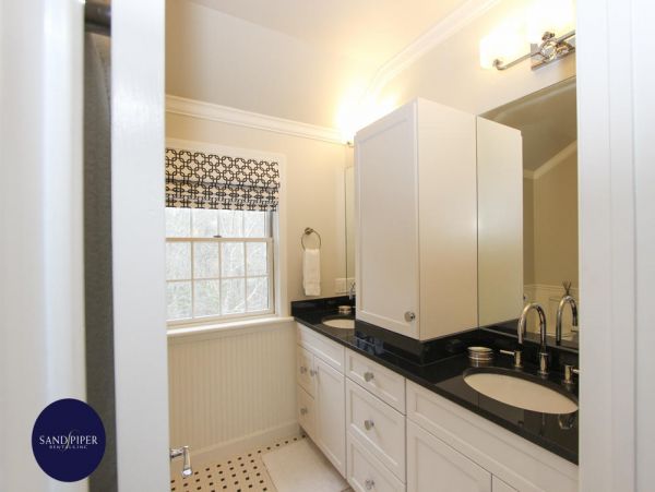 Cape Cod Home 994751