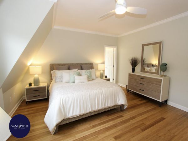 Cape Cod Home 994751