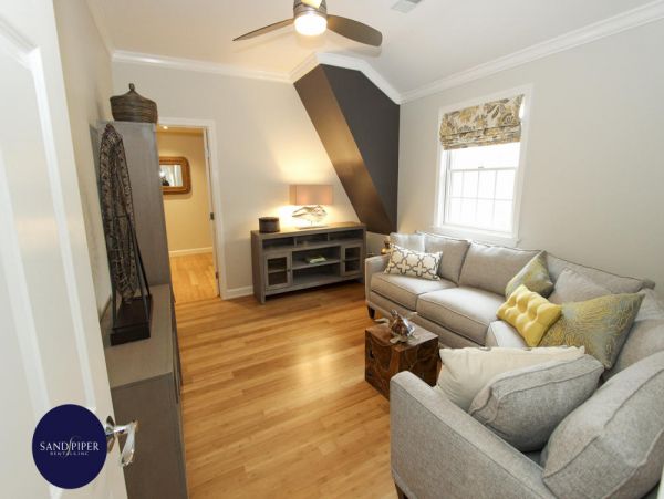 Cape Cod Home 994751