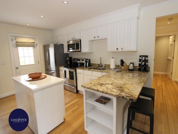 Cape Cod Home 994751