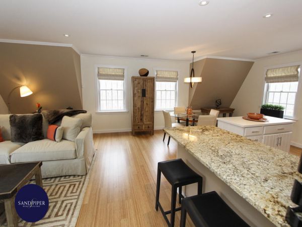 Cape Cod Home 994751