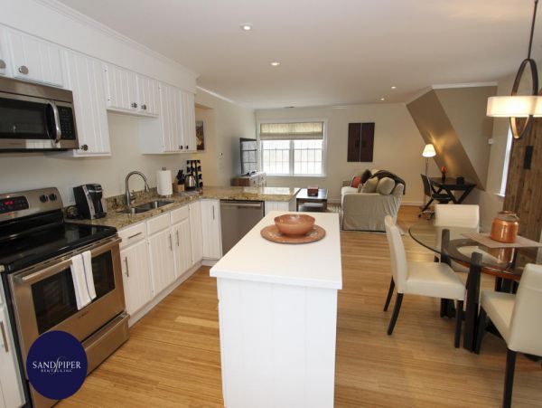 Cape Cod Home 994751