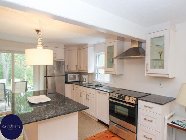 Cape Cod Home 994752