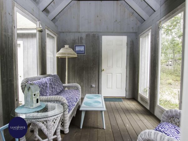 Cape Cod Home 994752