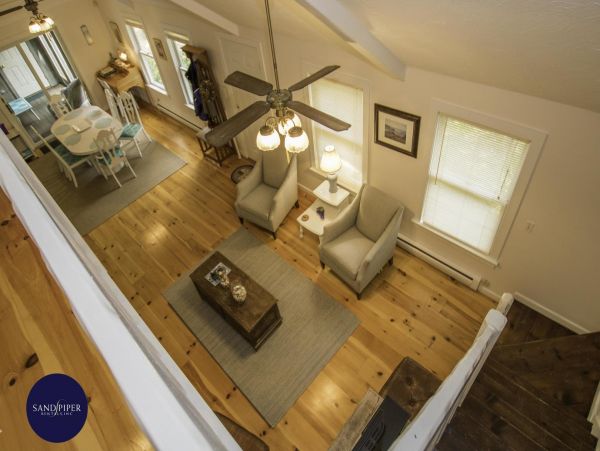 Cape Cod Home 994752