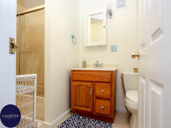 Cape Cod Home 994752