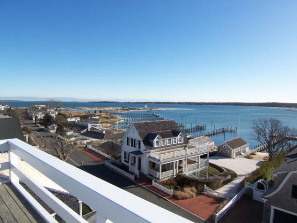 Cape Cod Home 994754