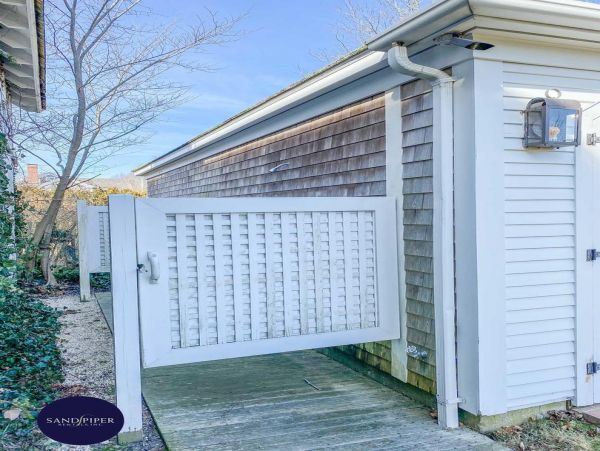 Cape Cod Home 994754