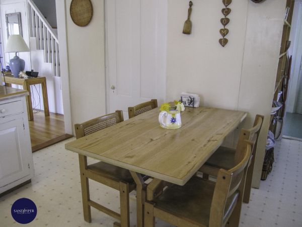 Cape Cod Home 994755