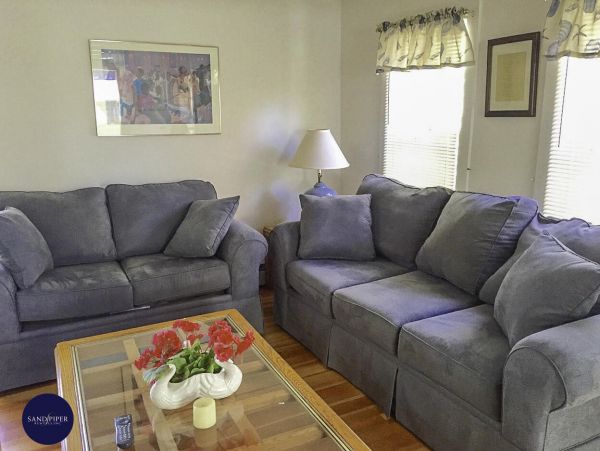 Cape Cod Home 994755