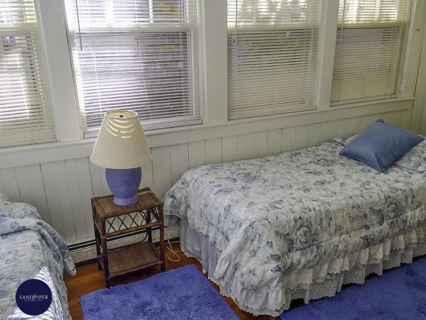 Cape Cod Home 994755