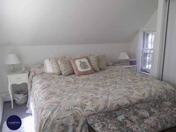 Cape Cod Home 994755