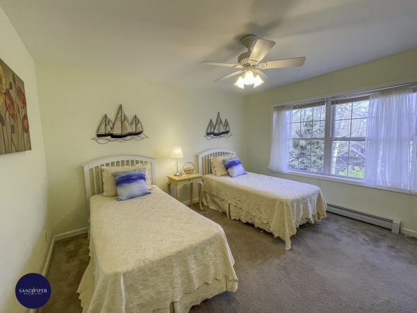 Cape Cod Home 994756